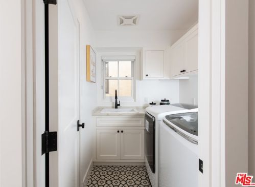 130 Balboa Blvd, Newport Beach CA  92661-1118 exterior