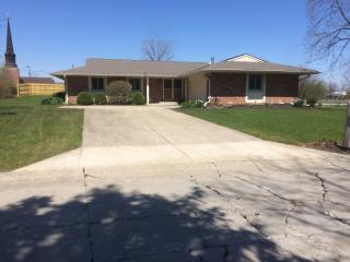 40 Village Ct, Zionsville, IN 46077-1845