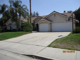 1506 Branch Crest Ct, Bakersfield CA  93314-8528 exterior