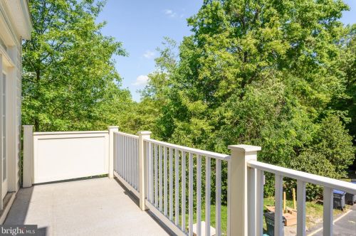 7100 Little Thames Dr, Gainesville VA  20155-4049 exterior