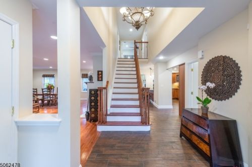 125 Midvale Rd, Mountain Lakes, NJ 07046-1437