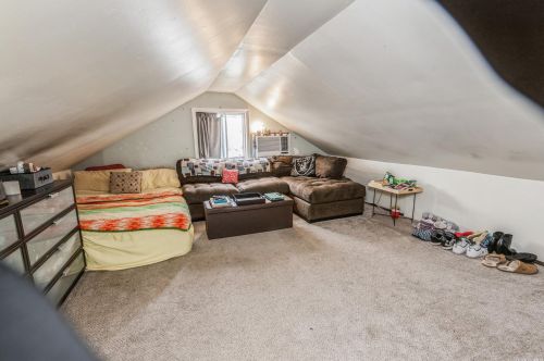 485 8 St, North Lindenhurst NY 11757-5521 exterior