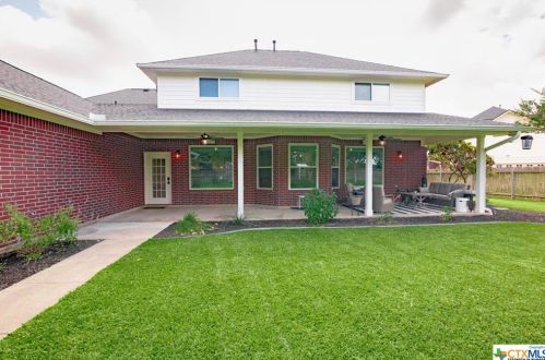 101 Legend Dr, Victoria TX  77904-3854 exterior