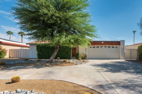 3670 Mesquite Ave, Palm Springs CA  92264-3400 exterior