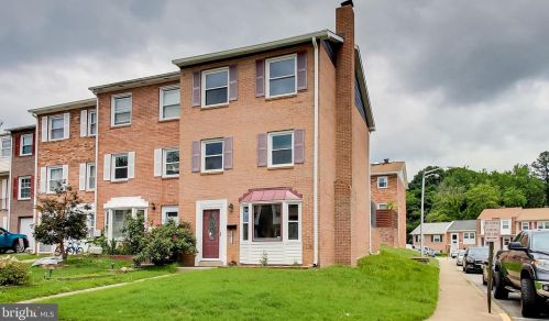 3211 Birchdale Sq, Woodbridge VA  22193-1319 exterior