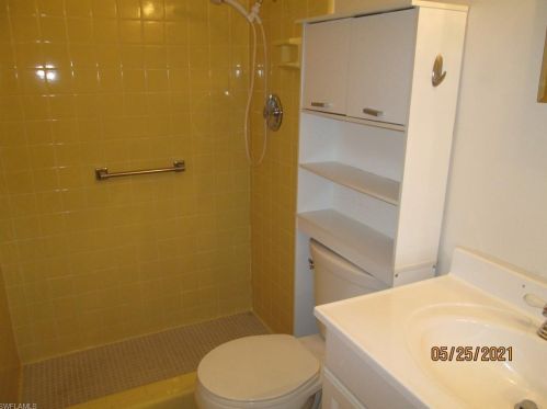 1 Hamlin Ct, Lehigh Acres FL 33936-7211 exterior