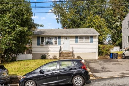 64 Rose Pl, West Paterson, NJ 07424-3030
