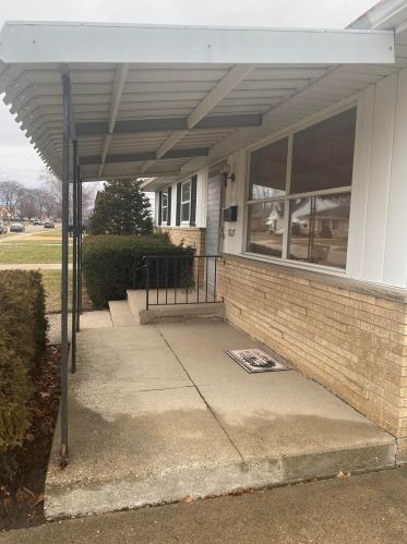 7827 36th Ave, Kenosha, WI 53142-2117