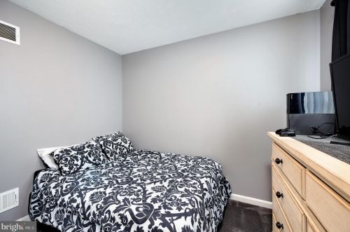 2376 Grandview Rd, Hanover PA 17331-7886 exterior