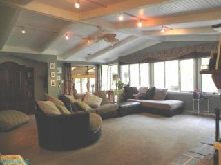 329 Denison Dr, Granville, OH 43023-1432