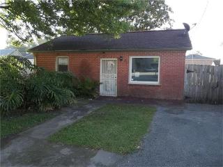 513 Dakin St, New Orleans, LA 70121-4007
