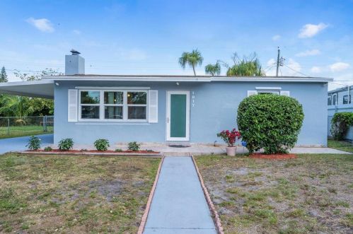 1017 Dogwood Rd, West Palm Beach, FL 33409-4879