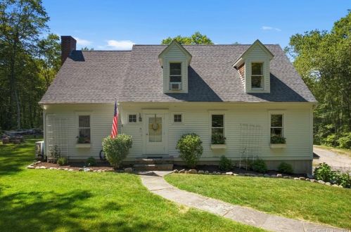 25 Dunns Ct, Stonington, CT 06378-1718