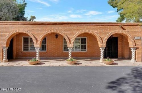 11838 Wagon Trail Rd, Tucson, AZ 85749-9720
