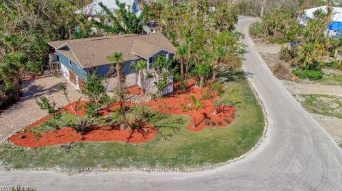 1813 Long Pt Ln, Sanibel FL 33957-2423 exterior