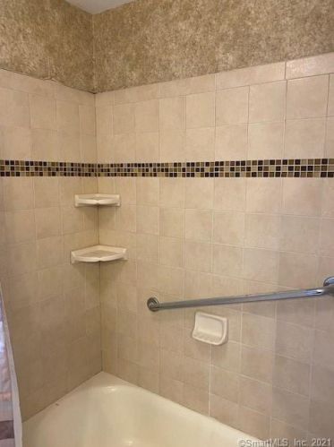 34 Robert Ln, Wallingford CT  06492-4317 exterior