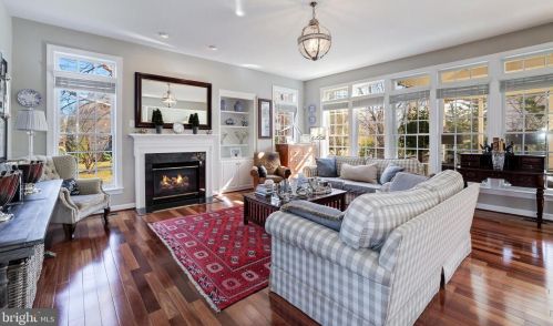 19376 Ml Dm Pl, Leesburg VA 20176-1637 exterior