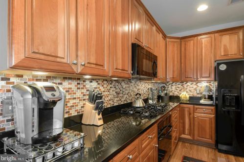 14800 Potomac Branch Dr, Woodbridge VA  22191-4056 exterior