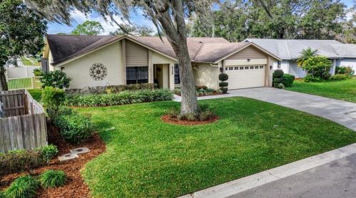6309 Thousand Oaks Dr, Lakeland, FL 33813-4611