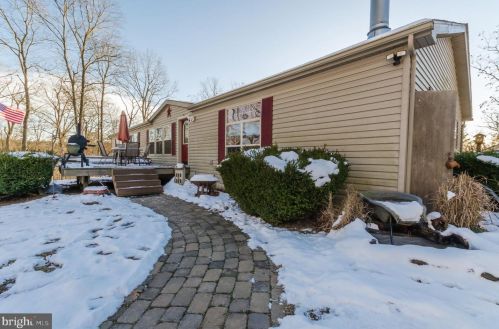 216 Persimmon Tree Ln, Hedgesville, WV 25427-4248