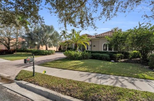 14862 Tybee Island Dr, Naples FL  34119-4826 exterior