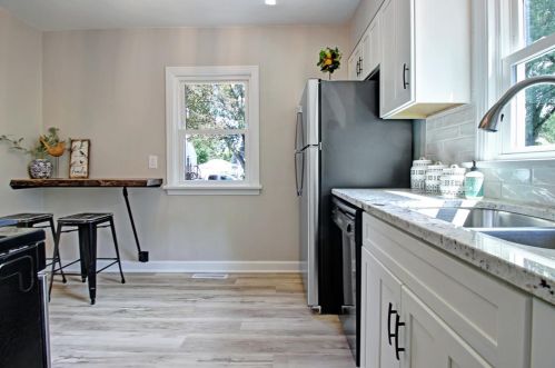 9028 Revere Ct, Hammond IN  46321-3219 exterior