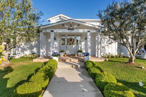 1700 Highland Dr, Newport Beach, CA 92660-4815