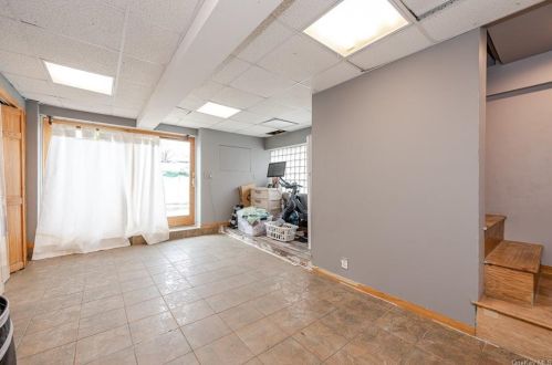 4400 Locust Point Dr, Bronx NY  10465-4038 exterior