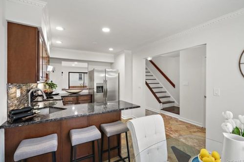 57 Hudson View Hl, Crotonville NY  10562-3329 exterior