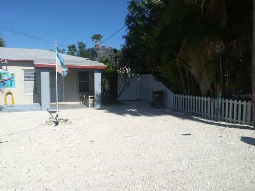 246 144th Ave, Saint Petersburg, FL 33708-2108