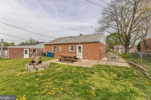 239 Sykes Rd, New Castle DE  19720-1813 exterior