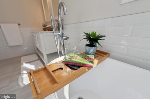 5010 Hazel Ave, Philadelphia PA  19143-1622 exterior