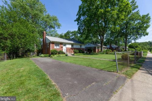 3238 Kenney Dr, Falls Church, VA 22042-3629