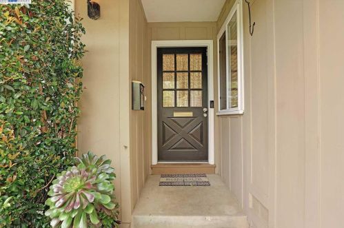 1220 Hillcrest Ave, Livermore CA  94550-4923 exterior