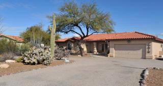 6954 Calla Dr, Tucson, AZ 85743-9054