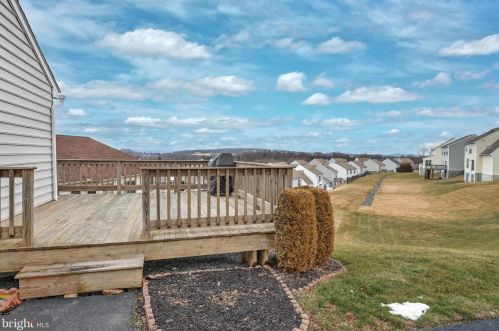 30 Centre Ct, Red Lion PA  17356-8949 exterior