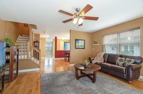 10 Winding Ridge Rd, White Plains, NY 10603-2850