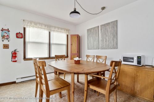 624 Mistletoe Ave, Point Pleasant Beach NJ  08742-2706 exterior