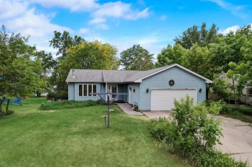 2997 Smith Lake Rd, West Bend, WI 53090-8638