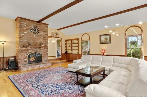 111 Little Brook Rd, New Canaan CT  06840-4917 exterior