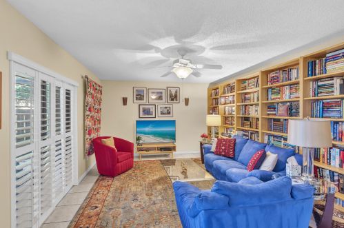 2502 King Arthurs Ct, Fort Pierce, FL 34952-4712