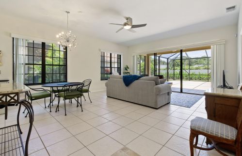 4880 Sherwood Forest Dr, Delray Beach, FL 33445-3886