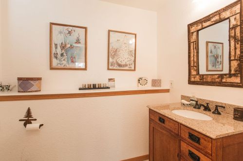 1253 Panorama Dr, Big Bear City CA  92314-9828 exterior