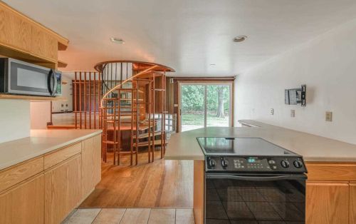 40 Tree Top Ln, Poughkeepsie NY  12603-4820 exterior