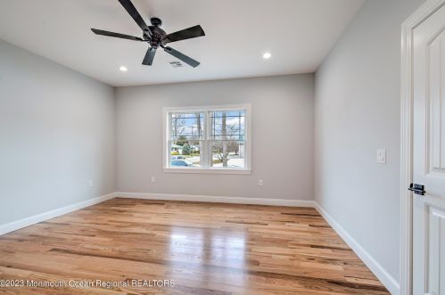 414 Seaward Pl, Lacey NJ  08731-2836 exterior