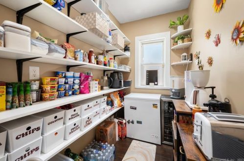 40 Hedge Ave, Norwich CT  06360-5920 exterior