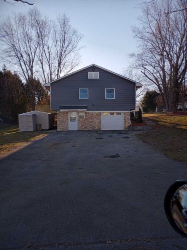 3 Crosby Ct, Fishkill NY  12524-2101 exterior