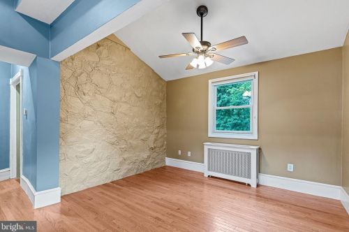 1013 Talcon Dr, Wilmington DE  19804-1242 exterior