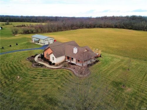 752 Routzong Rd, Xenia, OH 45385-9503