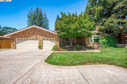 554 Freitas Rd, Danville, CA 94526-4154